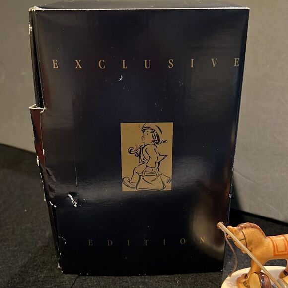 VINTAGE GOEBEL HUMMEL FIGURINE PLAYFUL BLESSING MJ Hummel Club Edition. - Picture 7 of 8